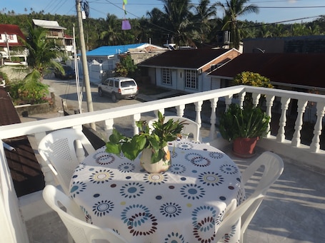 Room, 1 Bedroom, Smoking, Balcony | Dining