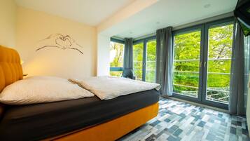 3 bedrooms, travel crib, free WiFi