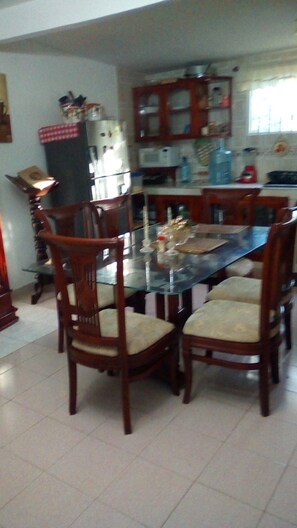 Room, 1 Bedroom, Smoking, Balcony | Dining room - Room-posada Green sea Villa Helen Kilome (San Andrés)