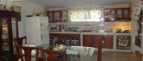 Room, 1 Bedroom, Smoking, Balcony | Dining room