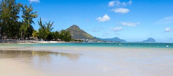 Flic En Flac Modern Sea View 3 Bedrooms Big Swimming Pool Wifi
