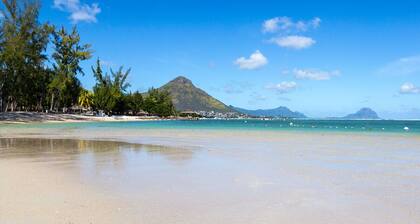 Flic En Flac Modern Sea View 3 Bedrooms Big Swimming Pool Wifi