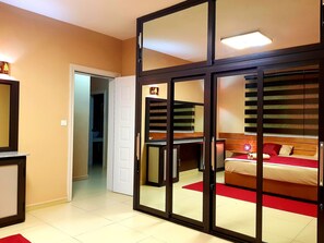 3 bedrooms, iron/ironing board, free WiFi, bed sheets - Flic En Flac Modern Sea View 3 Bedrooms Big Swimming Pool Wifi (Flic-en-Flac)