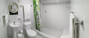 Bathroom - Hostal Arboleda, Colonial Zone, Santo Domingo (Santo Domingo)