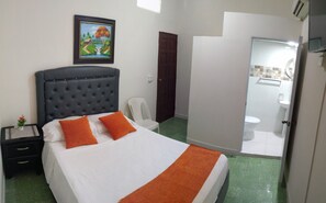 Bathroom - Hostal Arboleda, Colonial Zone, Santo Domingo (Santo Domingo)