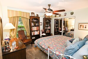 Shared Dormitory, 2 Bedrooms, Smoking, Patio - Room-comfortable Luxury, Convenient, Sup (Mobile)