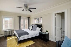 1 habitación, tabla de planchar con plancha, wifi gratis y ropa de cama