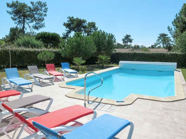 Sky, Water, Plant, Swimming Pool, Blue, Tree, Azure, Outdoor Furniture, Shade, Sunlounger