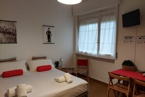 Iron/ironing board, WiFi, bed sheets - Bnbook-Ughelli Rho Studio (Rho)