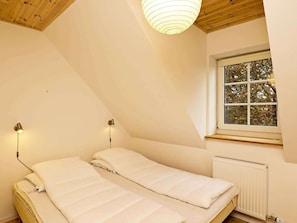 4 bedrooms, cribs/infant beds - 11 Person Holiday Home in Albaek (Aalbaek)