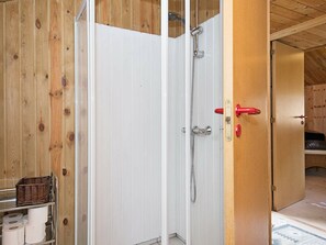 Bathroom - Serene Holiday Home in Ålbæk With Terrace (Jerup)