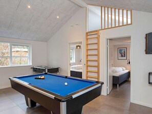 Game room - 14 Person Holiday Home in Stroby (Strøby)
