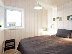 5 bedrooms
