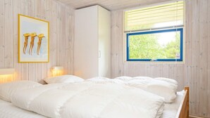 House | 5 bedrooms - Pleasant Holiday Home near Jutland with Terrace (Rømø)