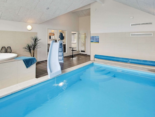 Hus | Pool | Indendørs pool, udendørs pool