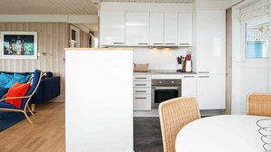 Unclassified image, 4 of 20, button - Quaint Holiday Home in Juelsminde With Terrace (Horsens)