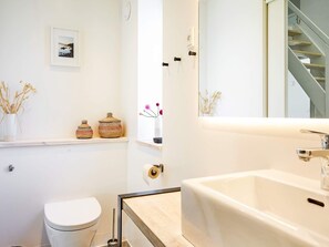 House | Bathroom - 8 Person Holiday Home in Hasle (Hasle)