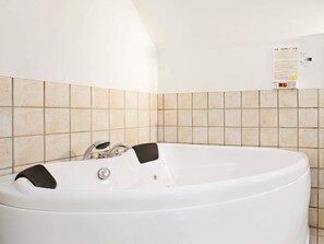 House | Spa treatment