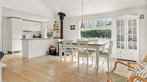 Dining - Soothing Holiday Home in Glesborg With Terrace (Glesborg)