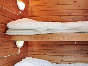 2 Schlafzimmer, Babybetten