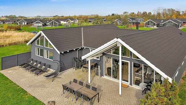 Exterior - Luxurious Holiday Home With Indoor Pool in Væggerløse (Idestrup)