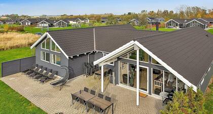 Luxurious Holiday Home With Indoor Pool in Væggerløse