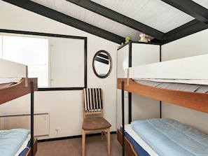 2 Schlafzimmer, Babybetten