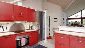 House | Private kitchen - 6 Person Holiday Home in Hirtshals (Hirtshals)
