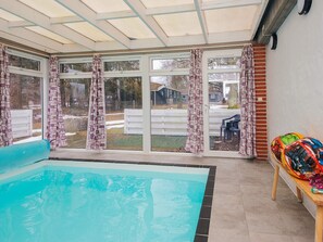 House | Pool