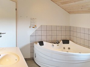 House | Spa treatment