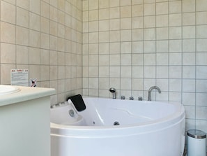 Spa treatment - Cosy Holiday Home in Slagelse with Hot Tub (Slagelse)