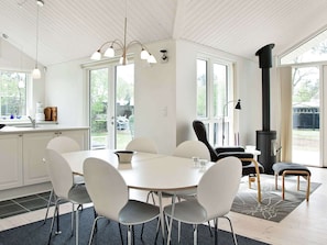 Dining - Cosy Holiday Home in Slagelse with Hot Tub (Slagelse)