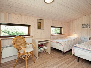 3 Schlafzimmer, Babybetten