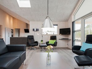 House | Living area | DVD player, MP3 dock