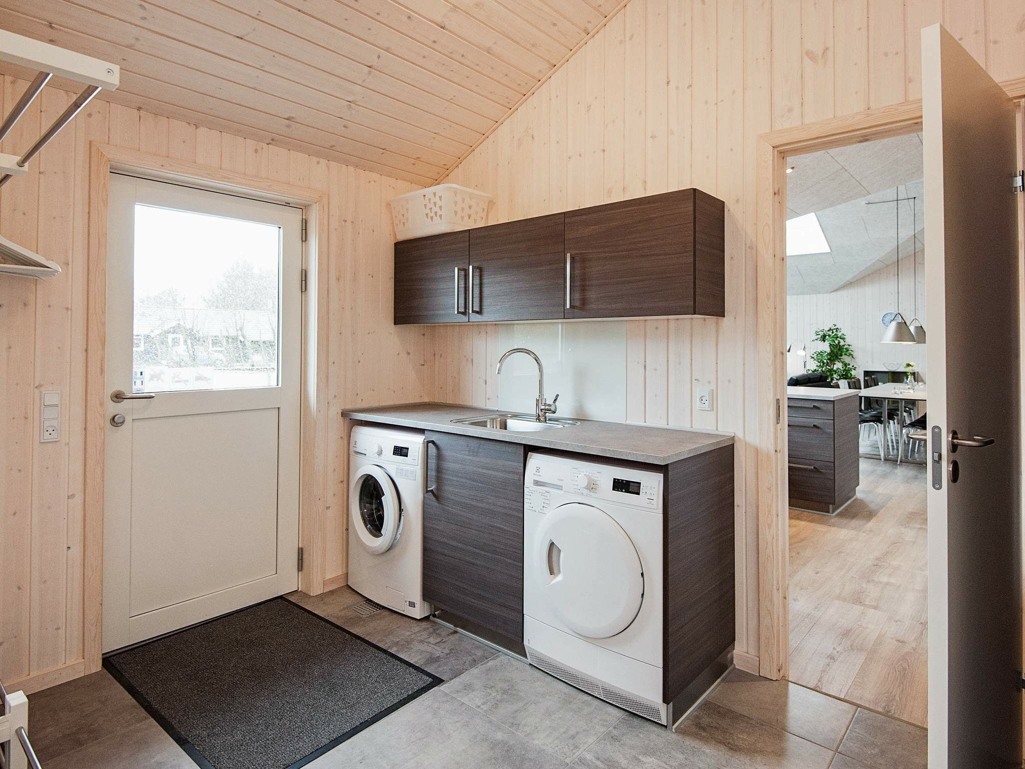 House | Private kitchen | Fridge, microwave, stovetop, dishwasher