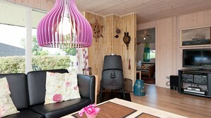 DVD player - Beautiful Holiday Home in Juelsminde Near Beach (Horsens)