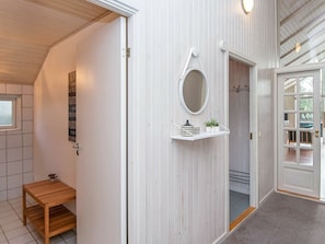 3 Schlafzimmer, Babybetten, individuell eingerichtet