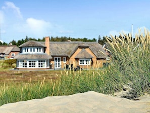Exterior - Rustic Holiday Home in Blåvand With Sauna (Blavand)