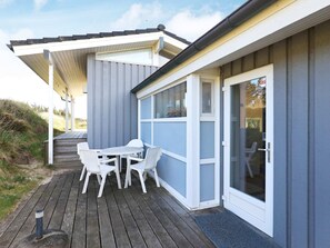 House | Outdoor dining