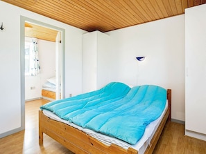 5 bedrooms, individually furnished, cribs/infant beds