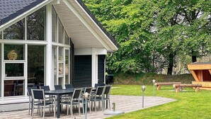 Exterior - Spacious Holiday Home in Jutland With Relaxing Whirlpool (Toftlund)