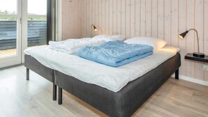 House - 10 Person Holiday Home in Lokken (Lokken)