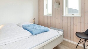 House - 10 Person Holiday Home in Lokken (Lokken)