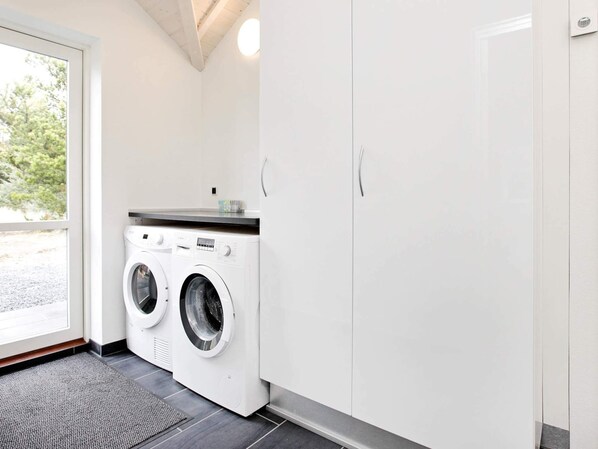 Interior - 10 Person Holiday Home in Blavand (Blavand)