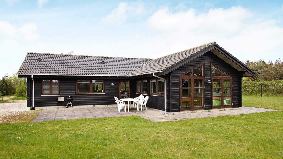 4 Star Holiday Home in Lokken