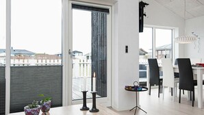 Dining - Elegant Holiday Home in Juelsminde With Terrace (Juelsminde)