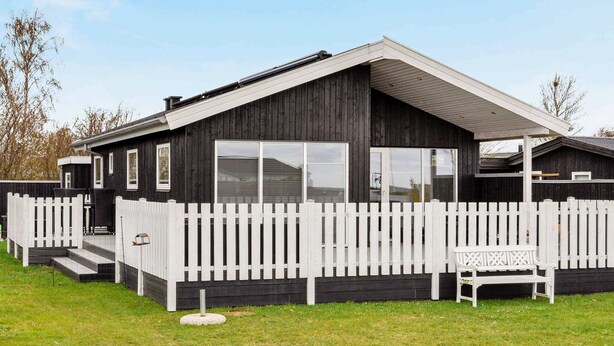 Exterior - Elegant Holiday Home in Juelsminde With Terrace (Juelsminde)