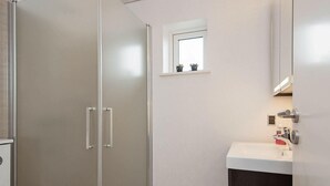 Bathroom - Elegant Holiday Home in Juelsminde With Terrace (Juelsminde)