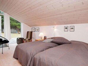 House - 5 Person Holiday Home in Blavand (Blavand)