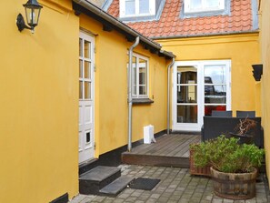 House | Exterior detail
